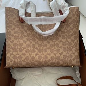 Willow tote signature canvas